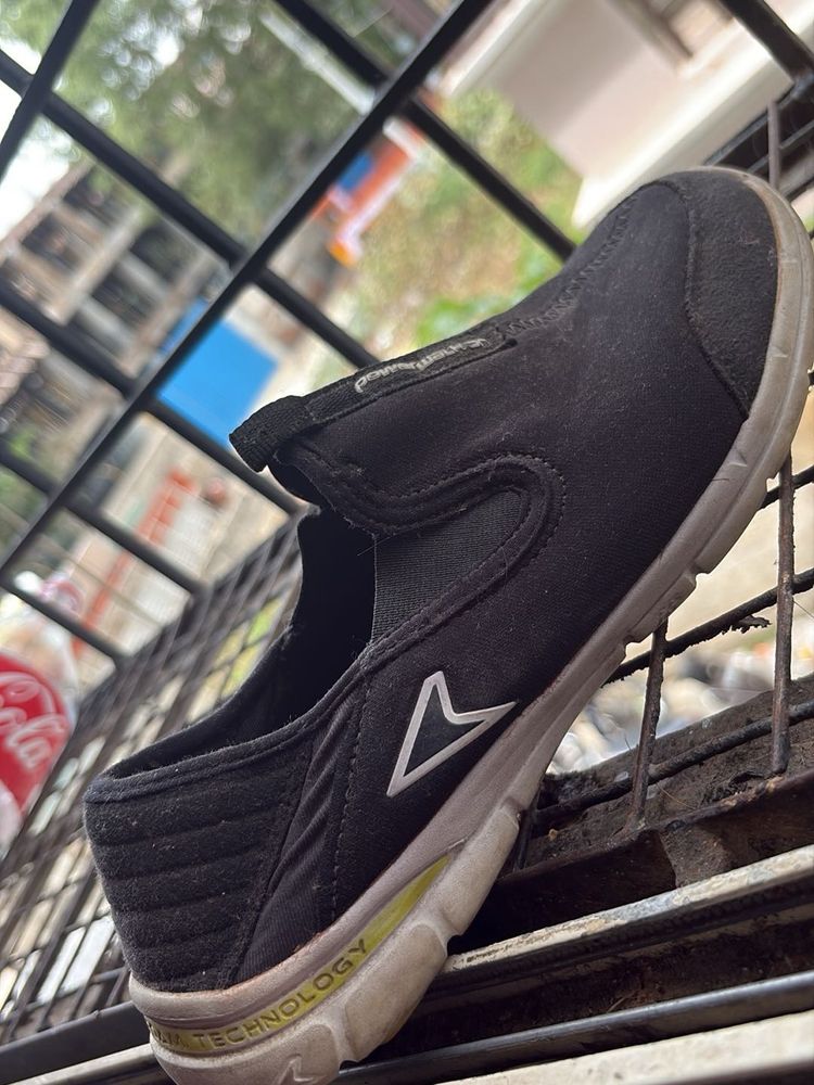 bata power walking shoes