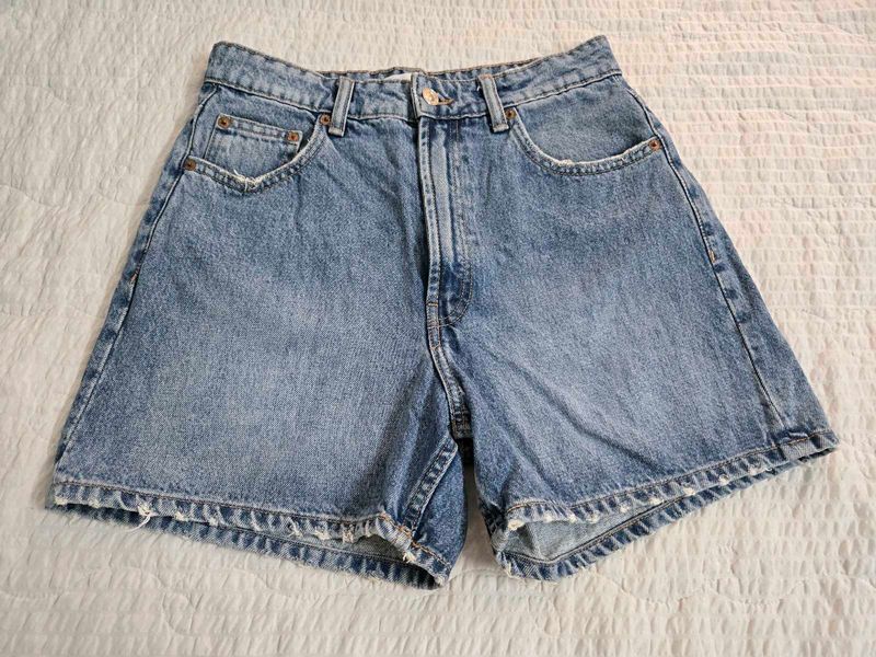zara Classic Blue Denim Shorts waist 30