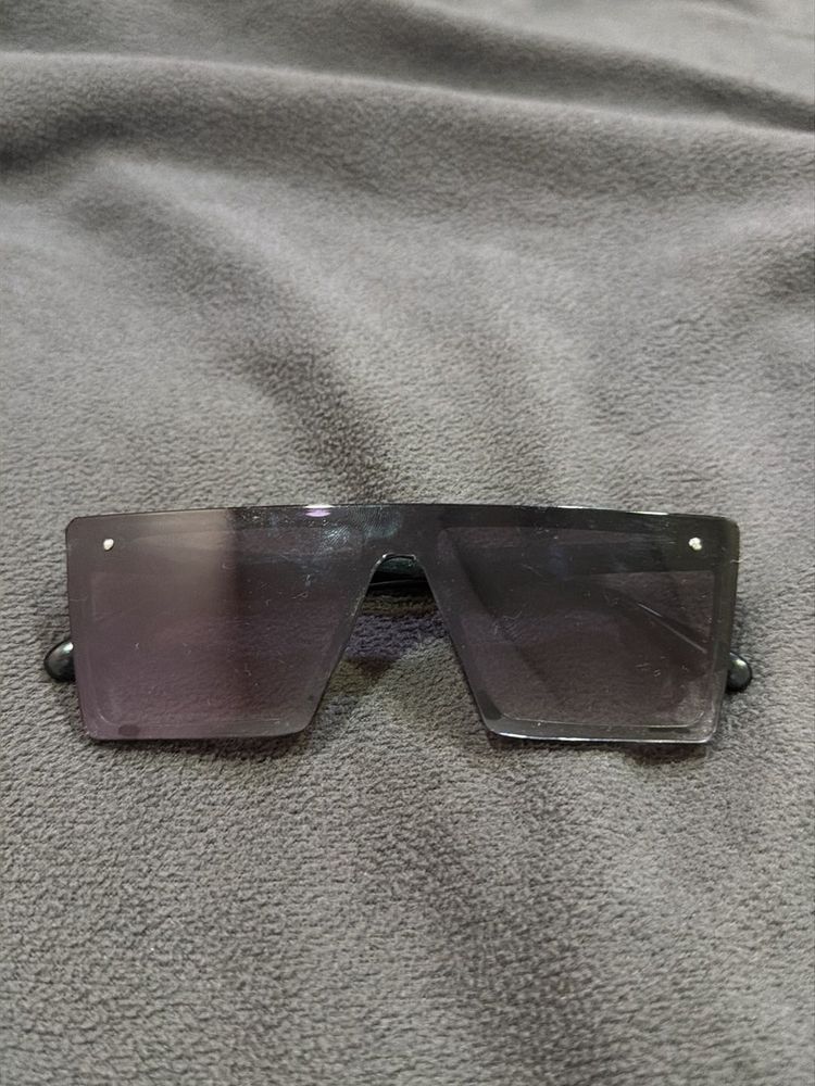 black sunglasses