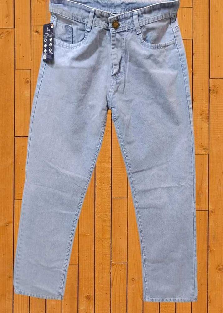 Light Wash Mom Fit Jeans Size 32