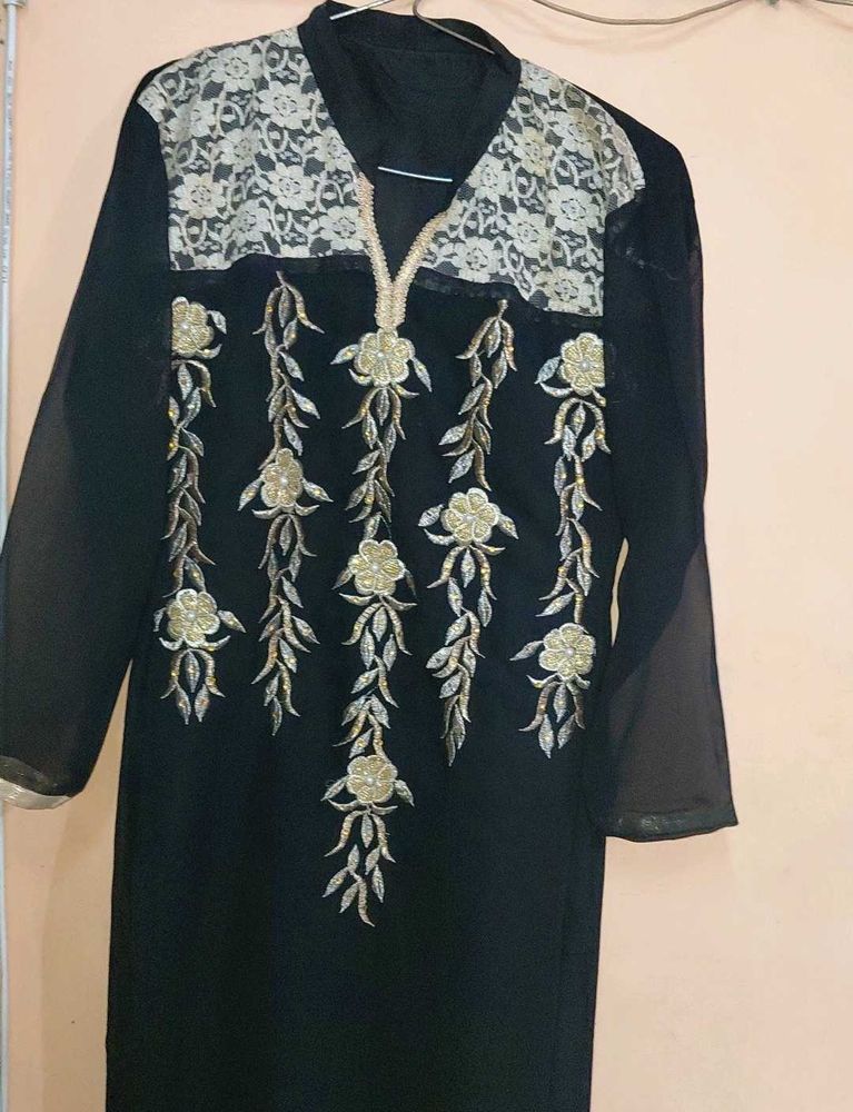 Elegant Black Embroidered Kurta