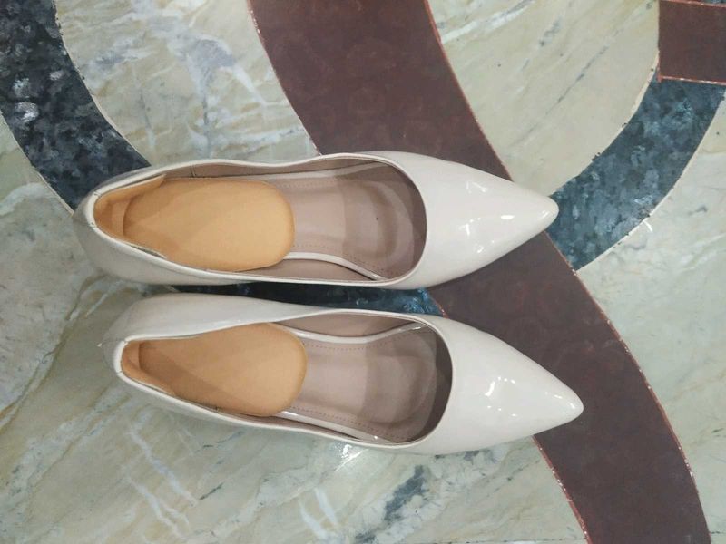 Stylish Patent Ballet Flats