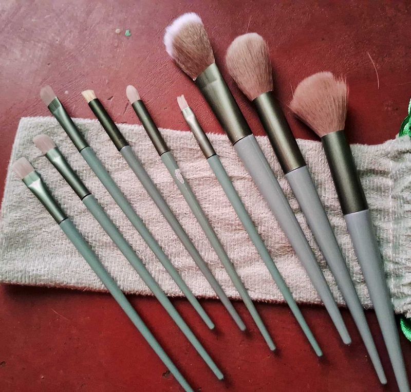 Makeup Brush Set - 9 Pieces