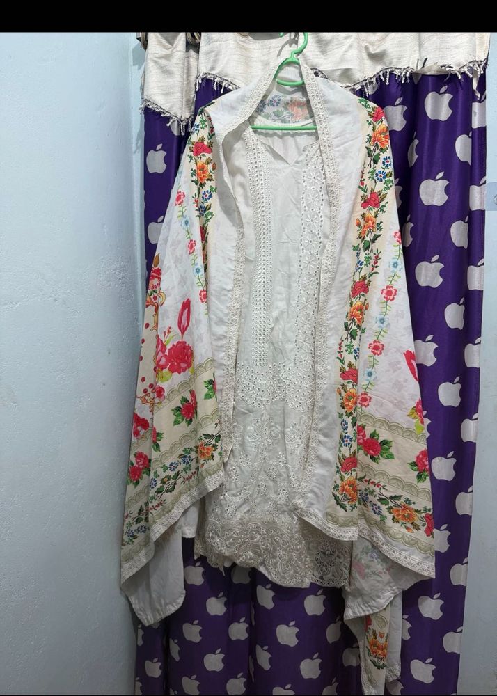 Elegant White Kurta Set with Floral Dupatta