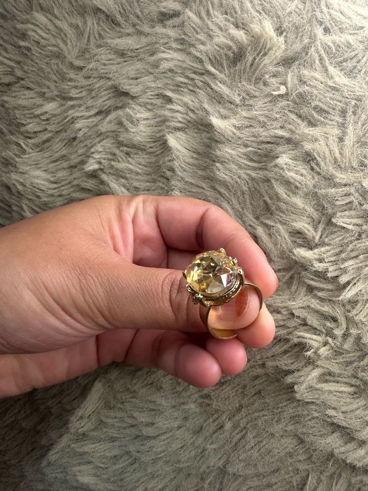 Sparkling Statement Ring