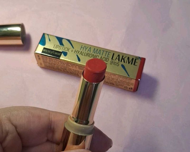 Lakme Hyaluronic Matte Lipstick- Reliable Red