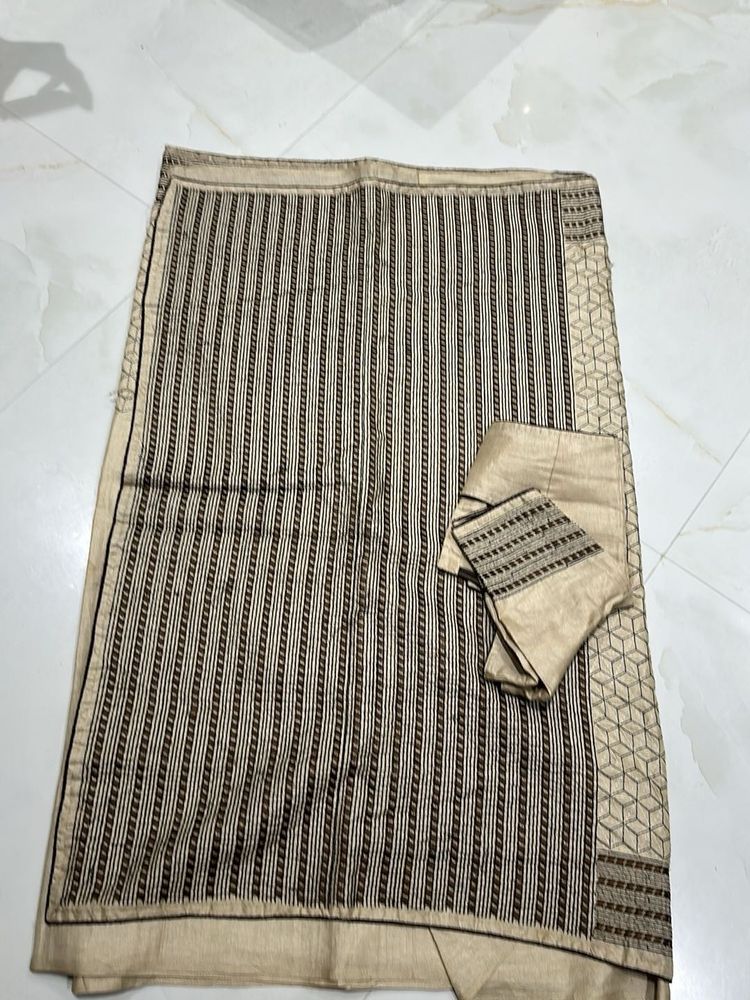 Elegant Striped Saree with Blouse Piece