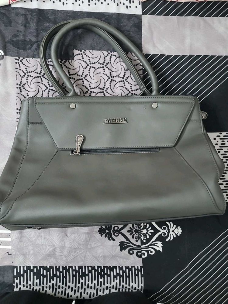 Stylish Grey brendnew Handbag