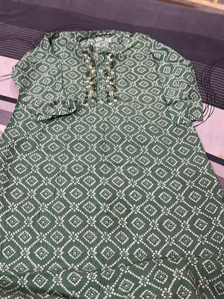 Green Bandhani Print Kurta with Embellished Neckli