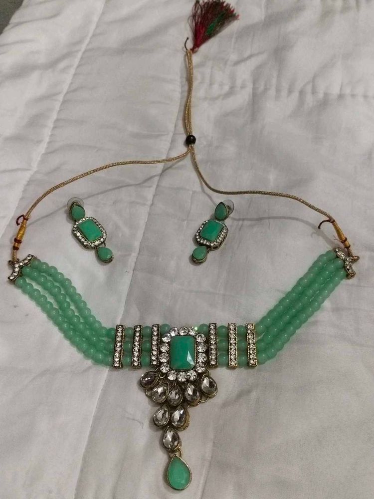 Elegant Green Stone Choker Necklace Set