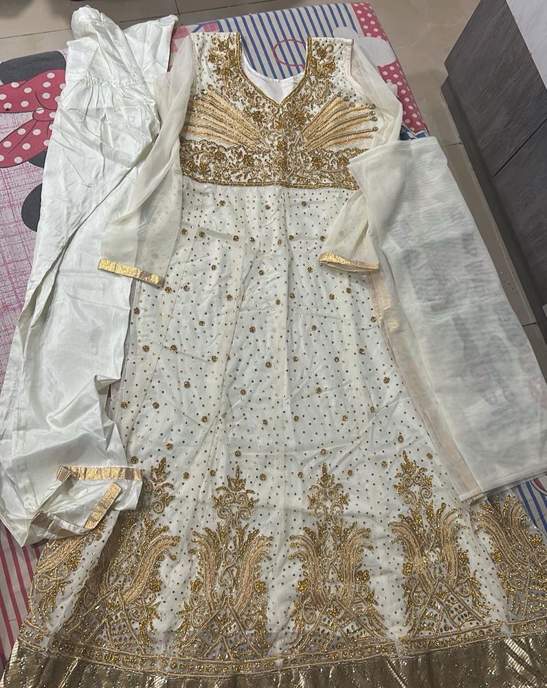 Elegant Embroidered Anarkali suit with legging and
