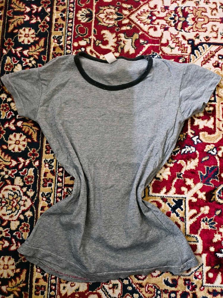 Grey tshirt