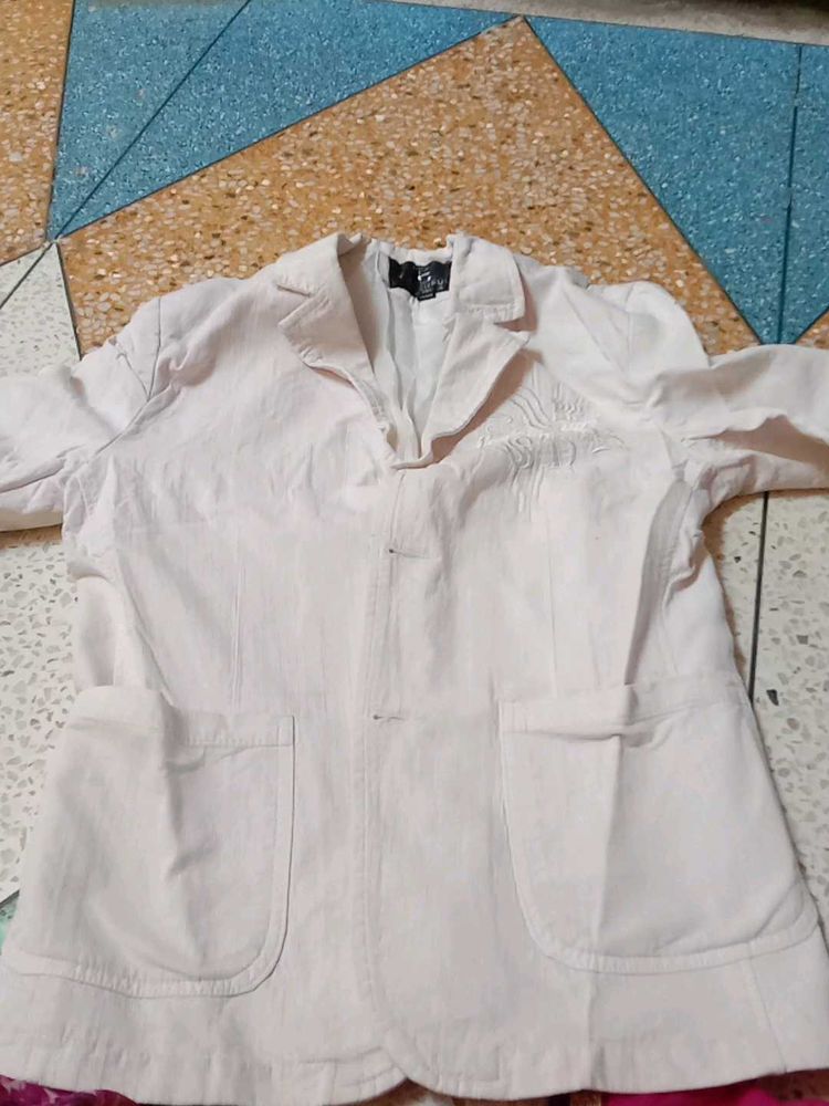 white cheerful jecket