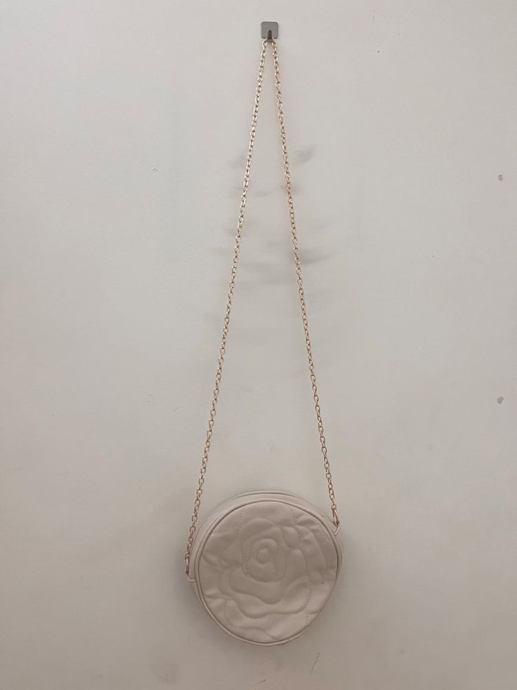 Round Rose Design Crossbody Bag