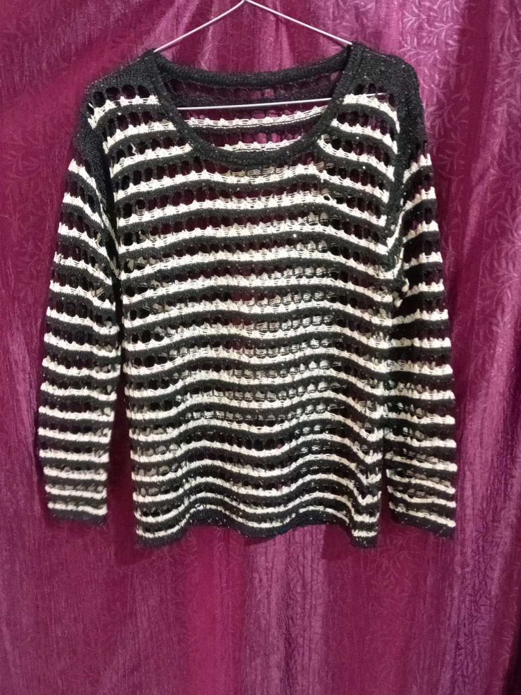 Balck &amp; White Netted Top