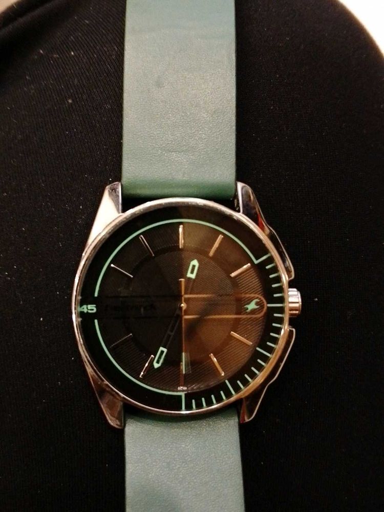 Stylish Teal Strap Watch