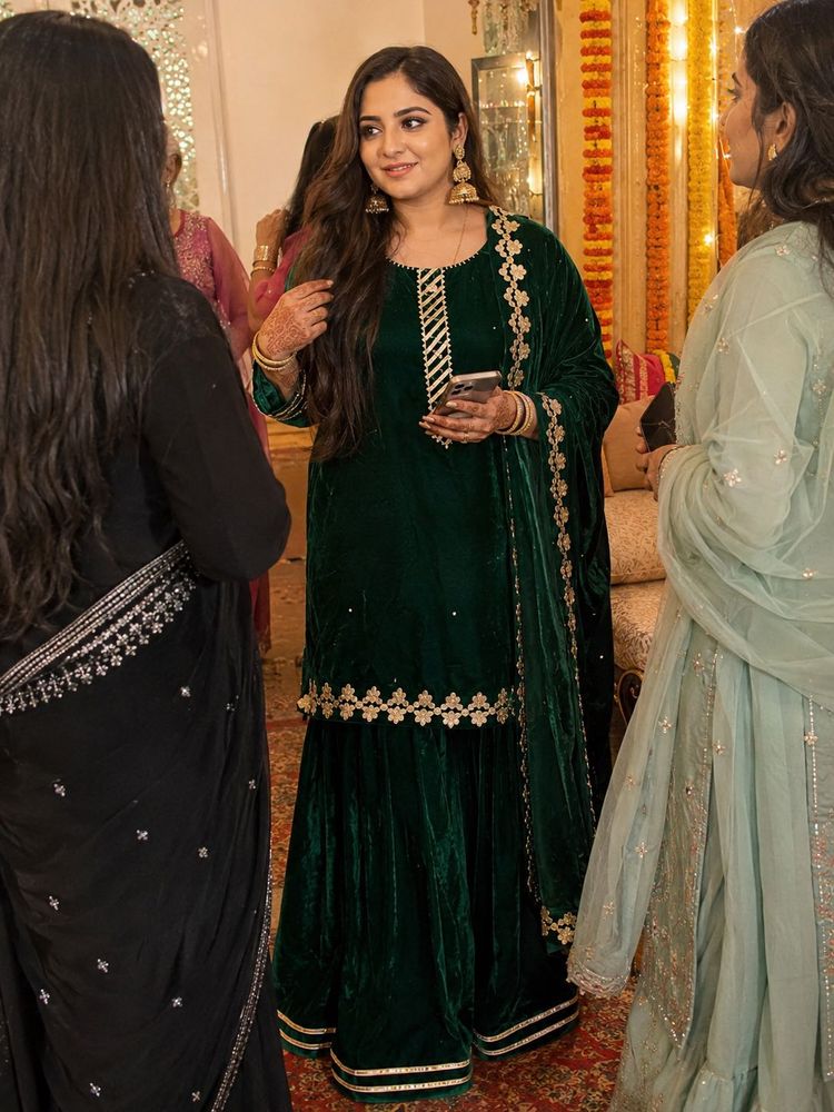 🔥SALE🔥Elegant Emerald Green Velvet suit