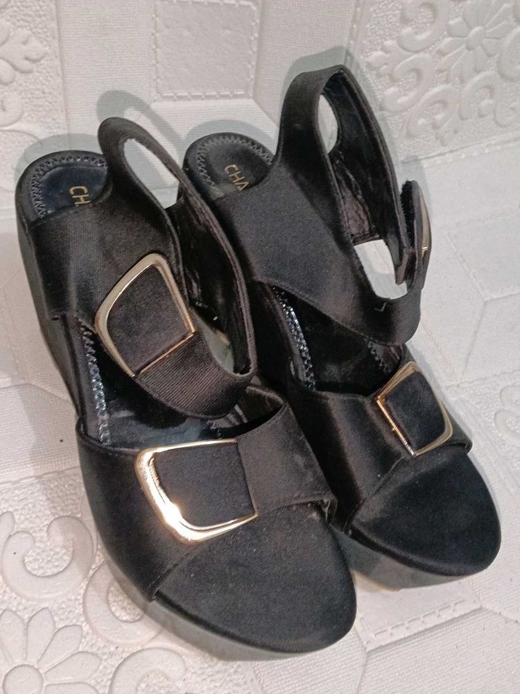 Stylish Black Wedge Sandals
