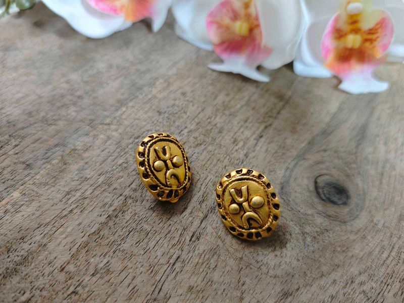 Vintage Golden Oval Earrings