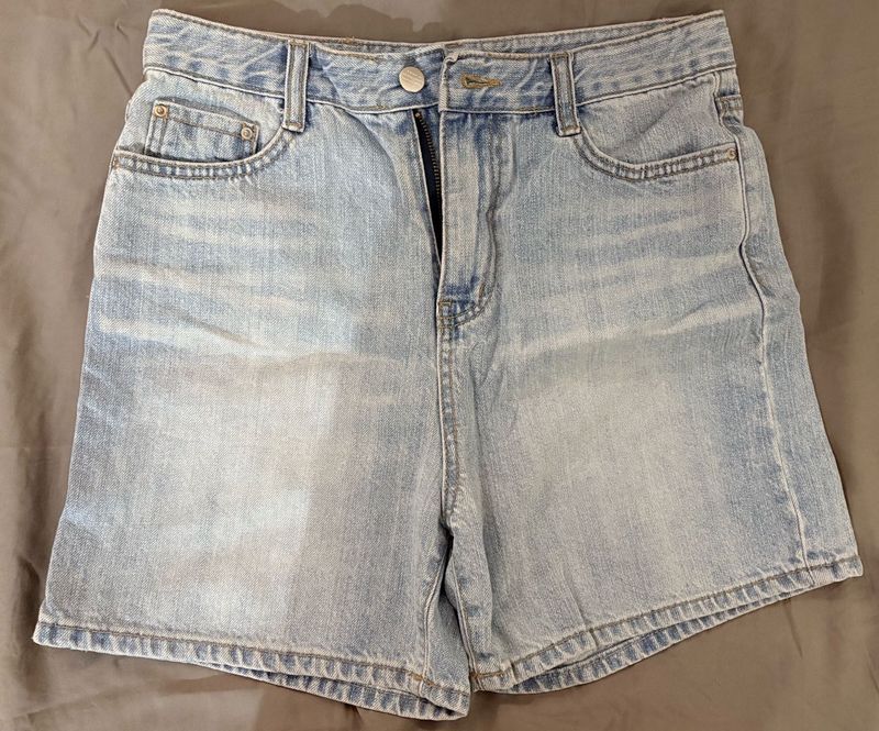 🫧Light Wash Denim Shorts