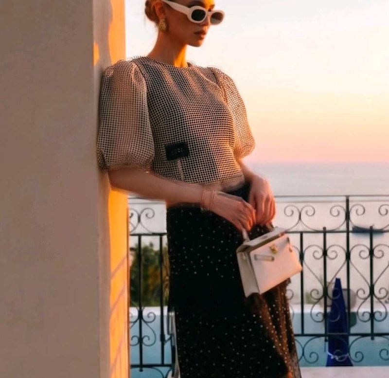 Grid knit Puff-sleeve top