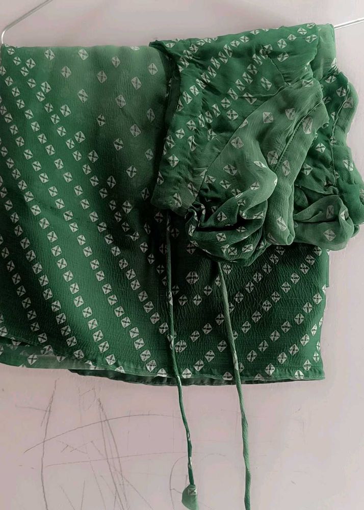 Elegant Green Bandhani Saree with Blouse