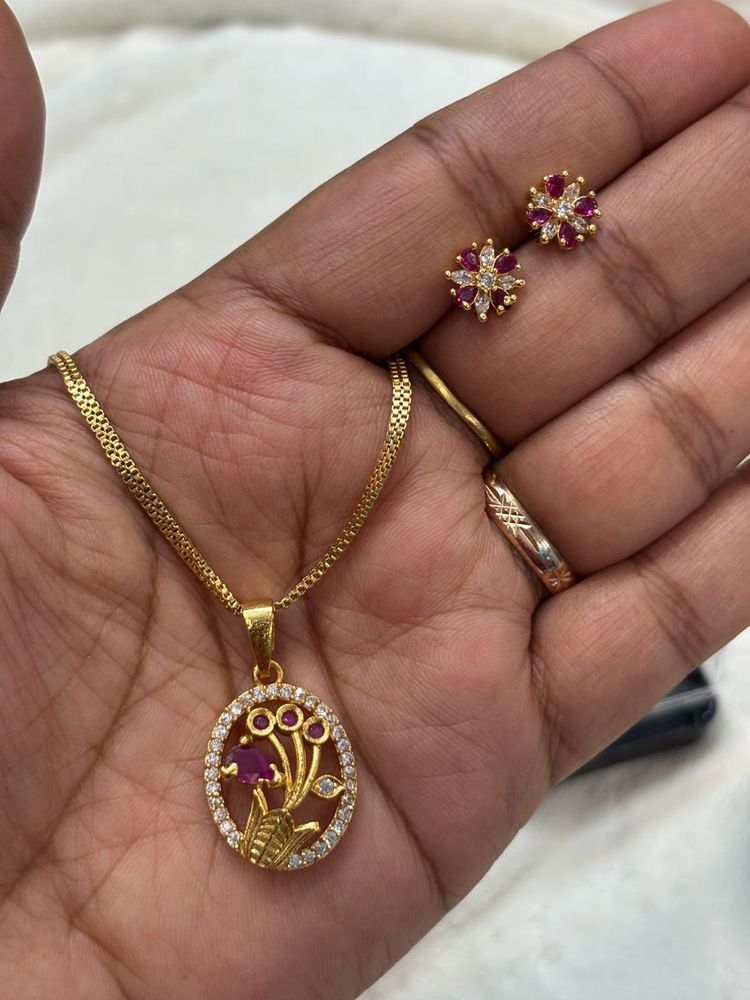 Elegant Gold Plated Pendant &amp; Earring Set