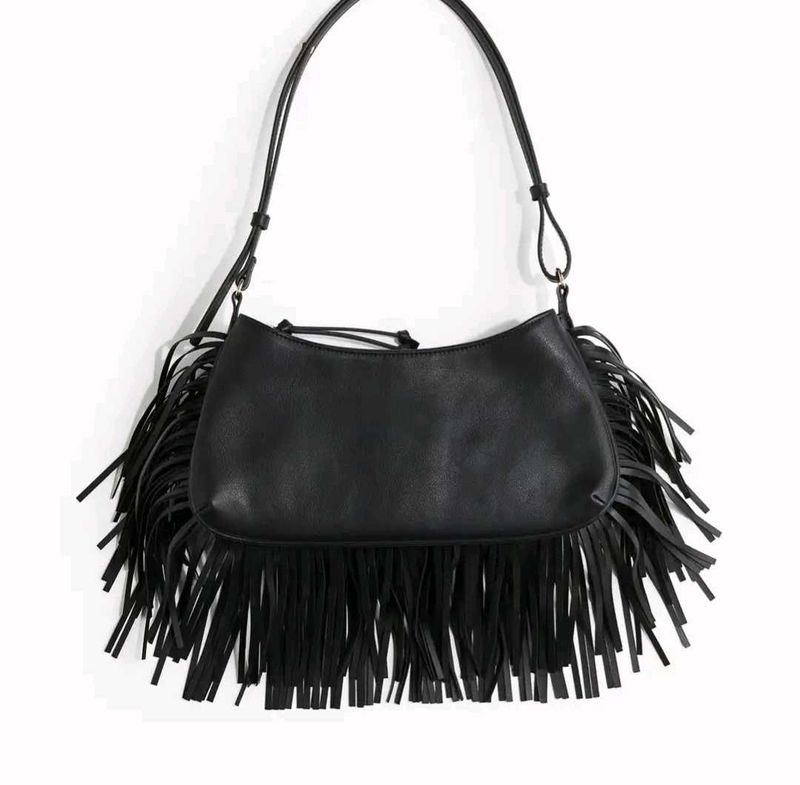 H&amp;M Fringed-Trimmed Shoulder Bag