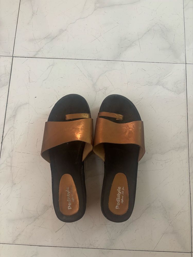 Toe separated Copper Flat Sandals