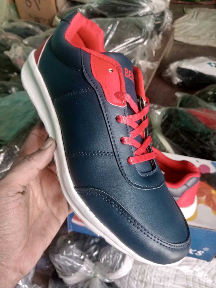 NEW NO USED SPORTS SHOES FOR MEN.