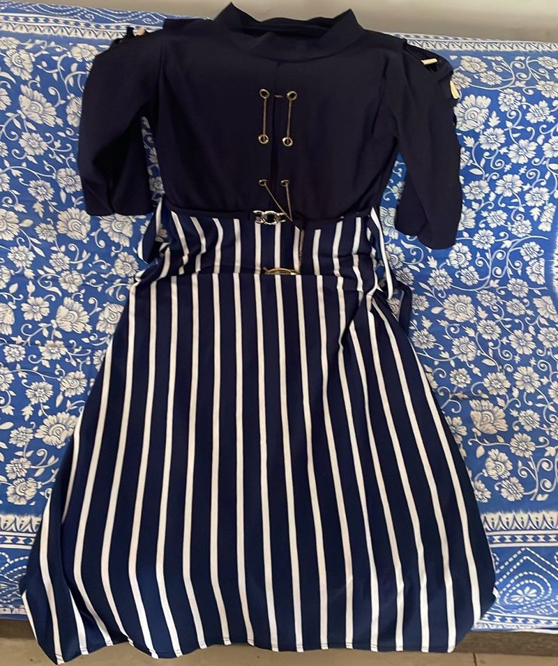 Chic Navy &amp; White Striped Dress