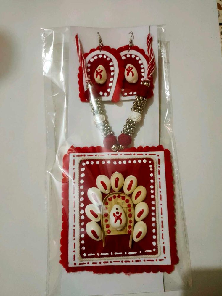 Red &amp; White Ethnic Jewellery Set