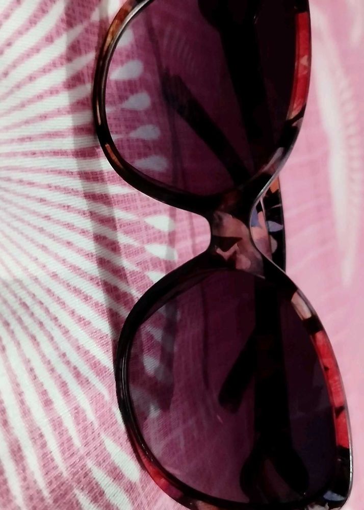 Stylish Tortoiseshell Sunglasses