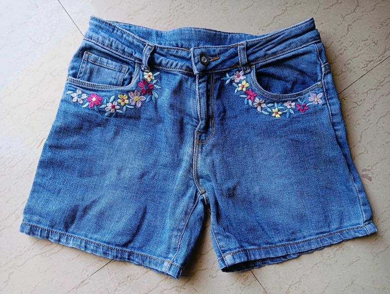 A Blue Colour Denim Shorts