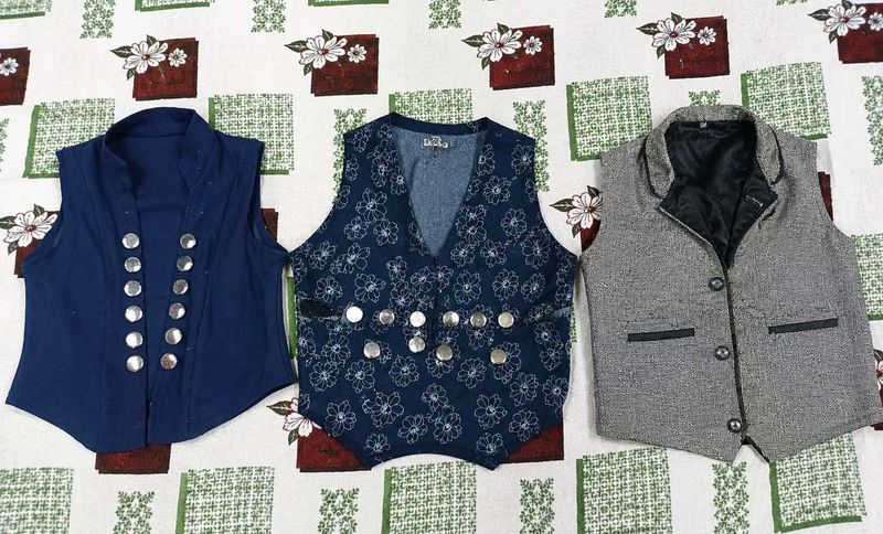 Set of 3 waistcoat ( girls-2, boy-1)