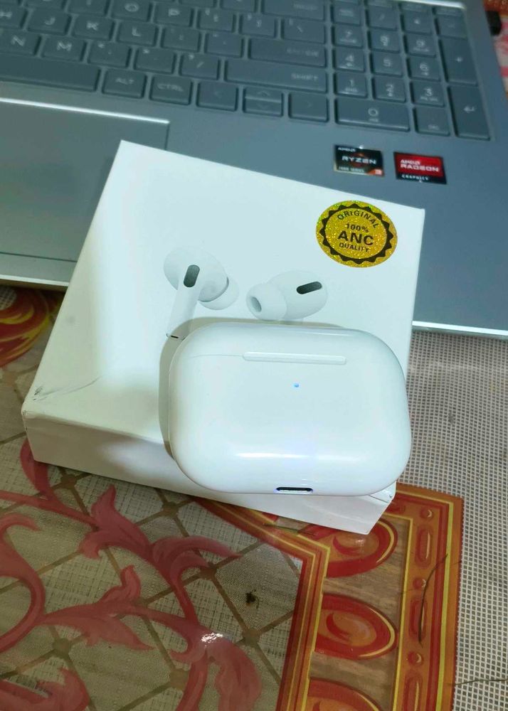 Wireless Earbuds with Charging Case