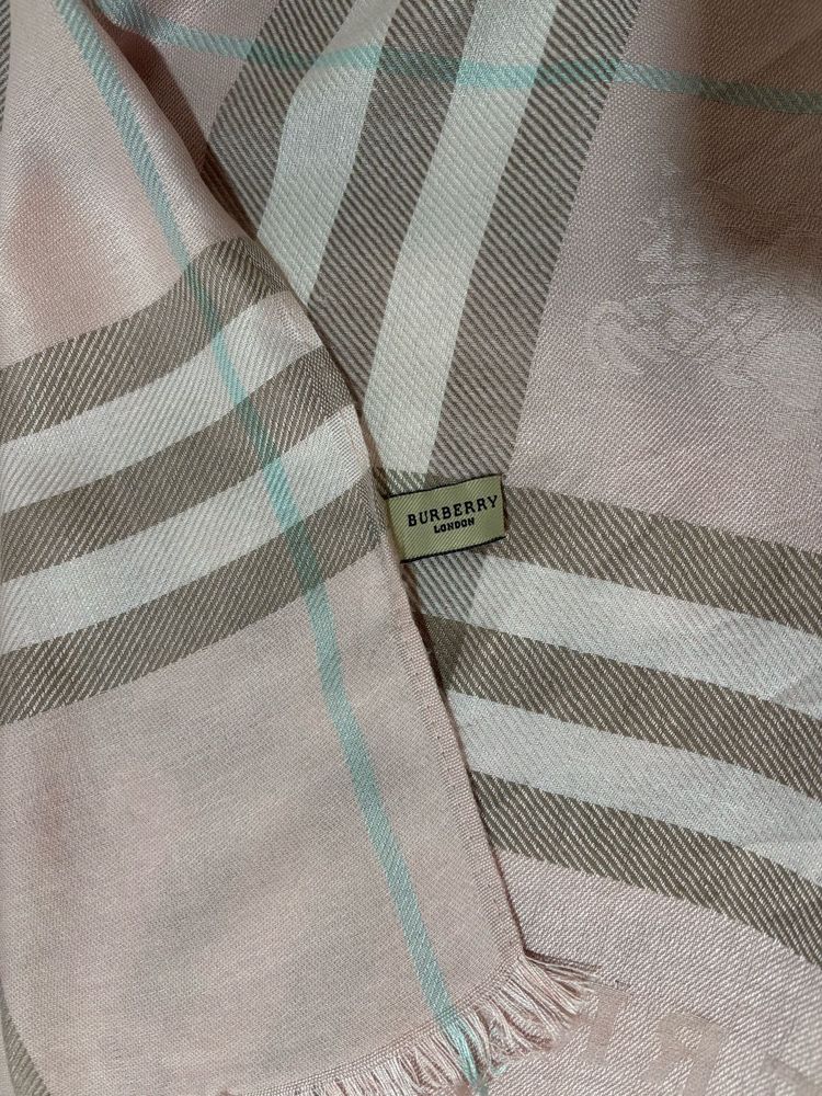 Burberry London shawl - Pink Checkered