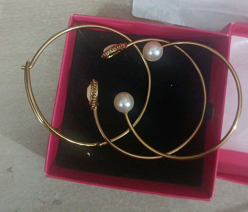 Avon Antique Brand New Set Of 3 Bangles