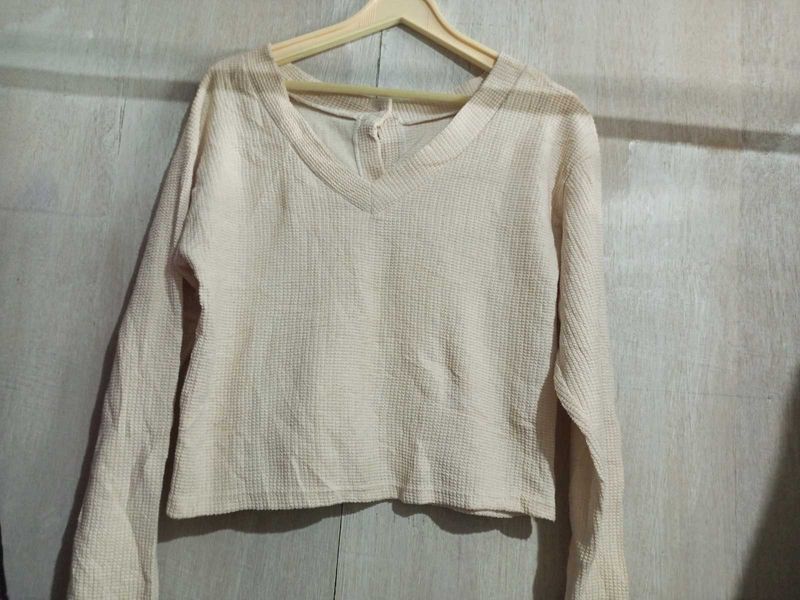 Biege Crop Sweater
