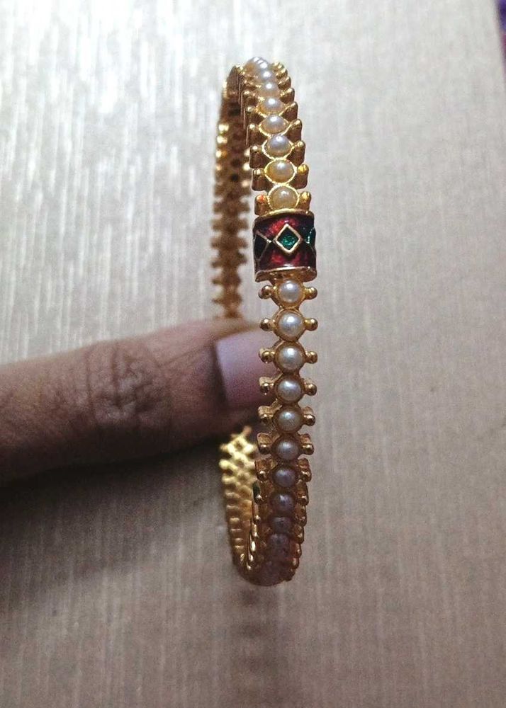 Elegant Pearl &amp; Gold Bangle