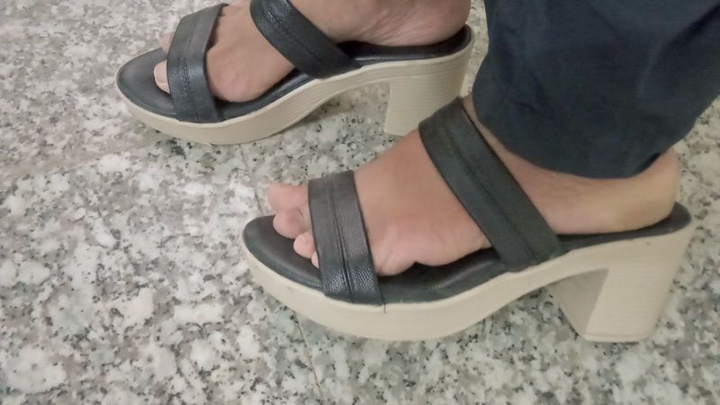 Chic Block Heel Sandals
