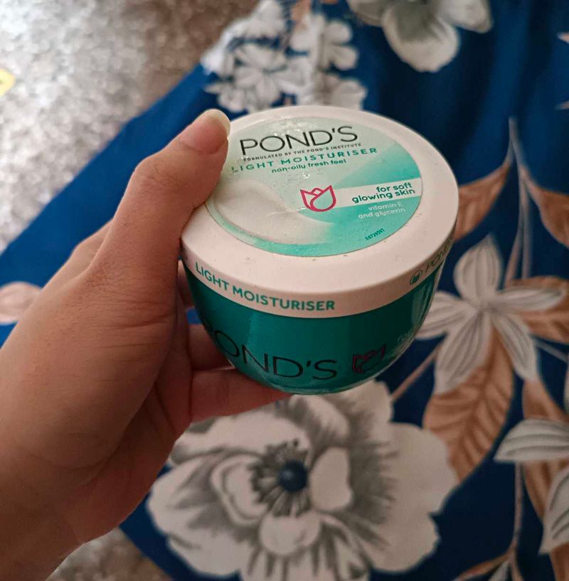 Pond's Face Moisturizer
