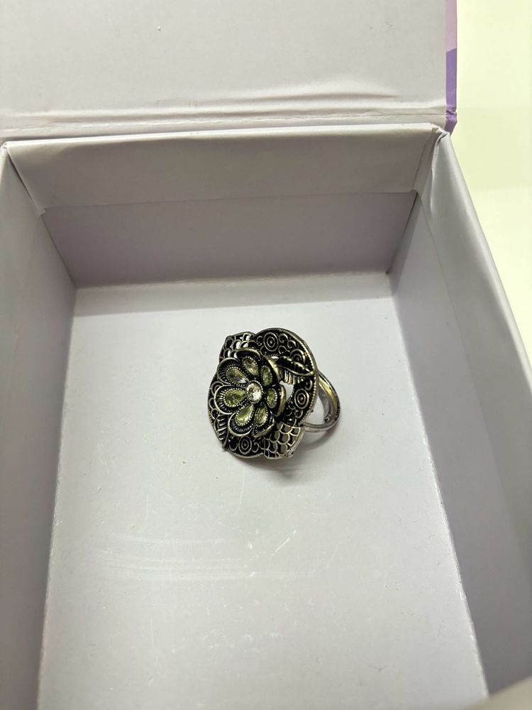 Vintage Floral Statement Ring