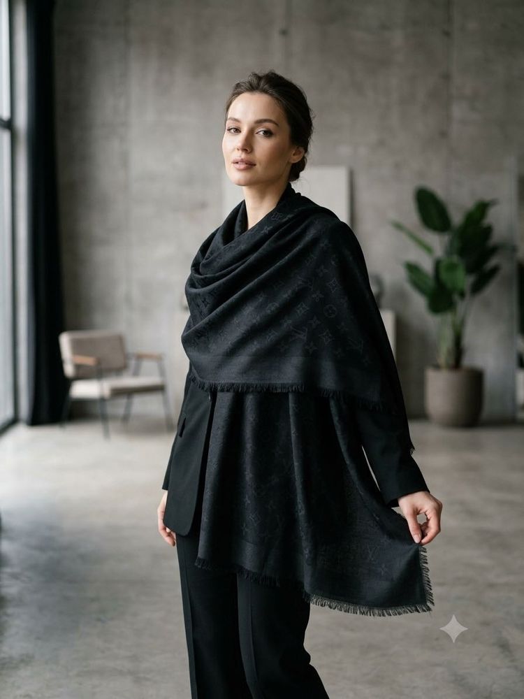 Elegant Black Fringed Scarf
