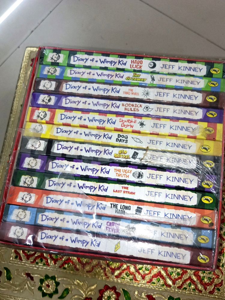 12  Books Box Dairy Of A Wimpy Kid