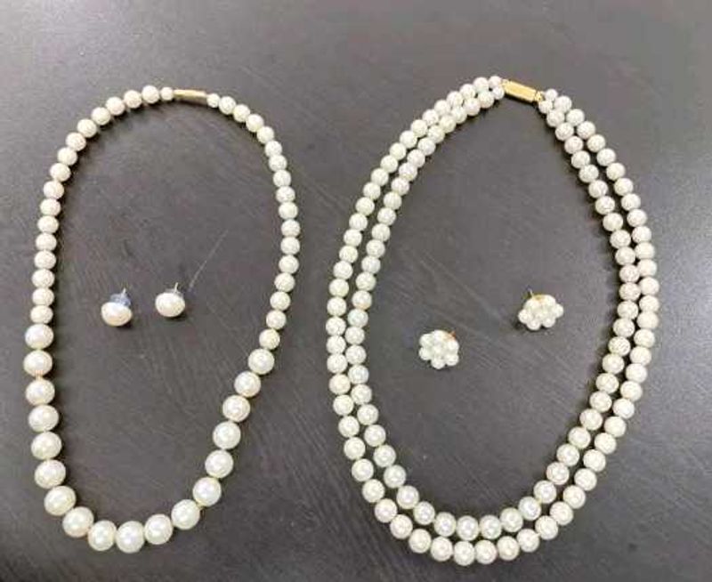 Vintage Pearl Necklace &amp; Earring Set