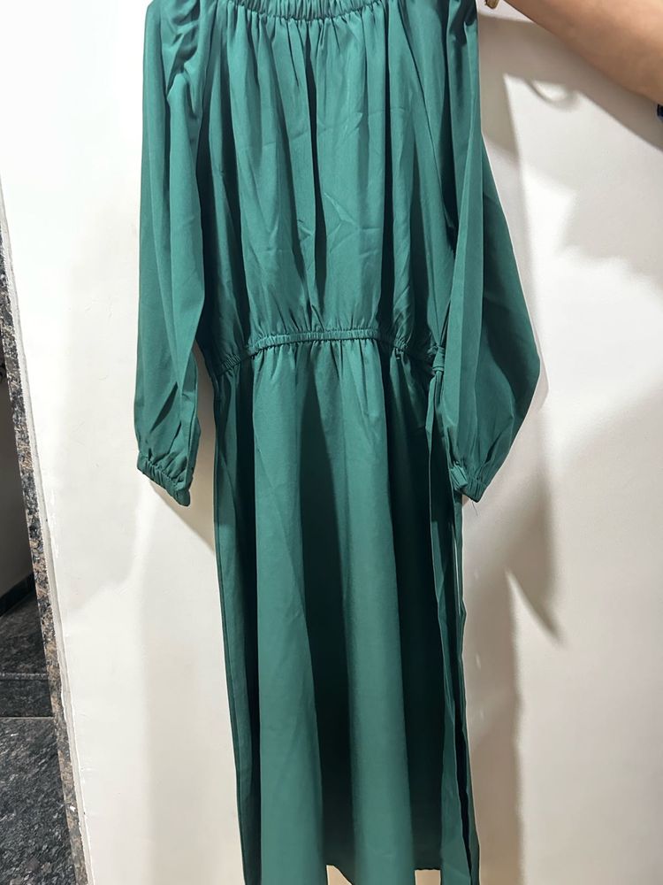 Emerald Green Off-Shoulder Maxi Dress
