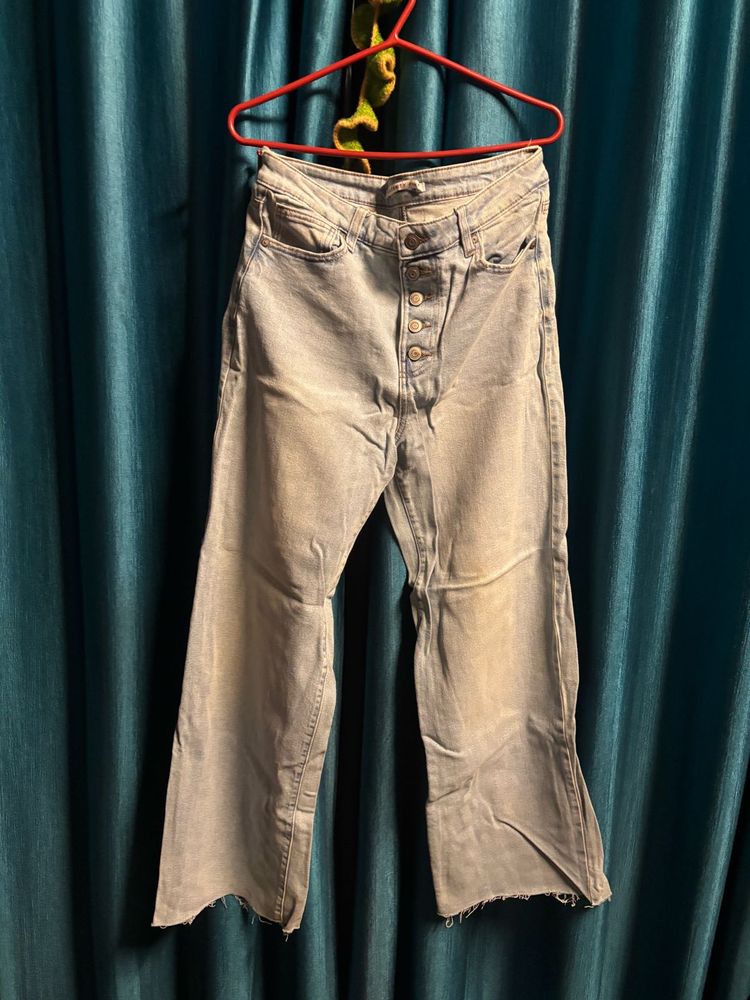 Wide Leg Jeans with button opening