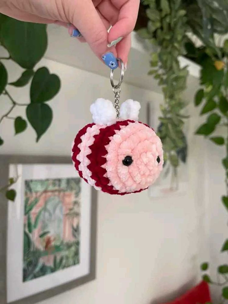 Cute Bee Keychain