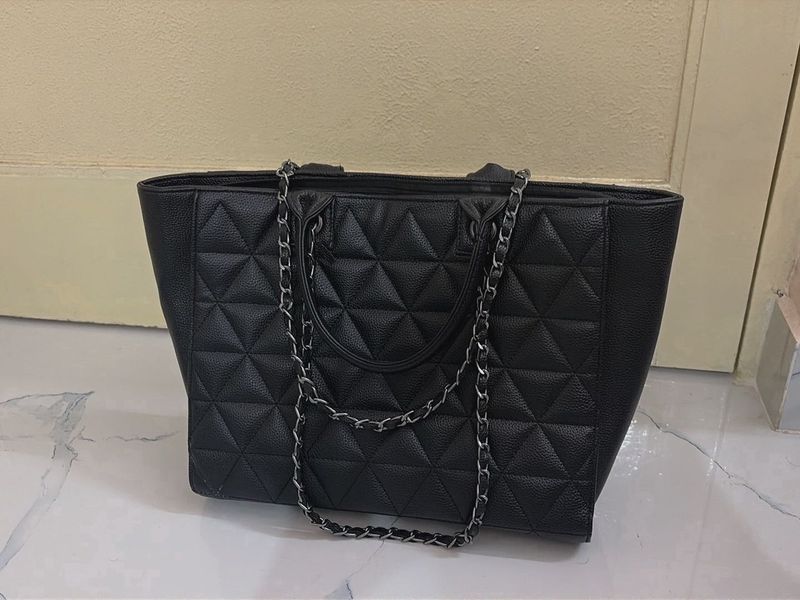 Chic Quilted Office Tote Bag with Chain Detail